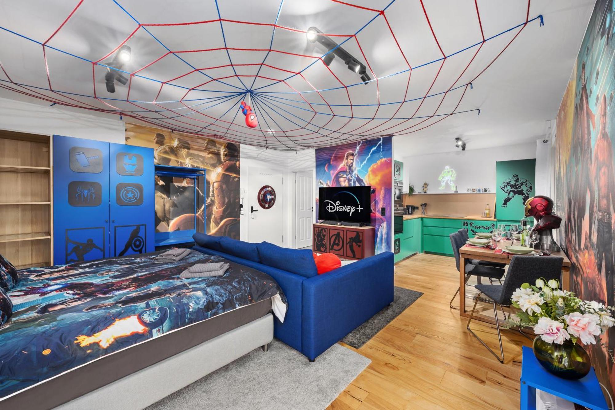 Edler Wohnraum Disney Marvel Studio Mit Balkon, Boxspringbett, Kaffeevollautomat, Lift & Parkplatz Chemnitz Dış mekan fotoğraf