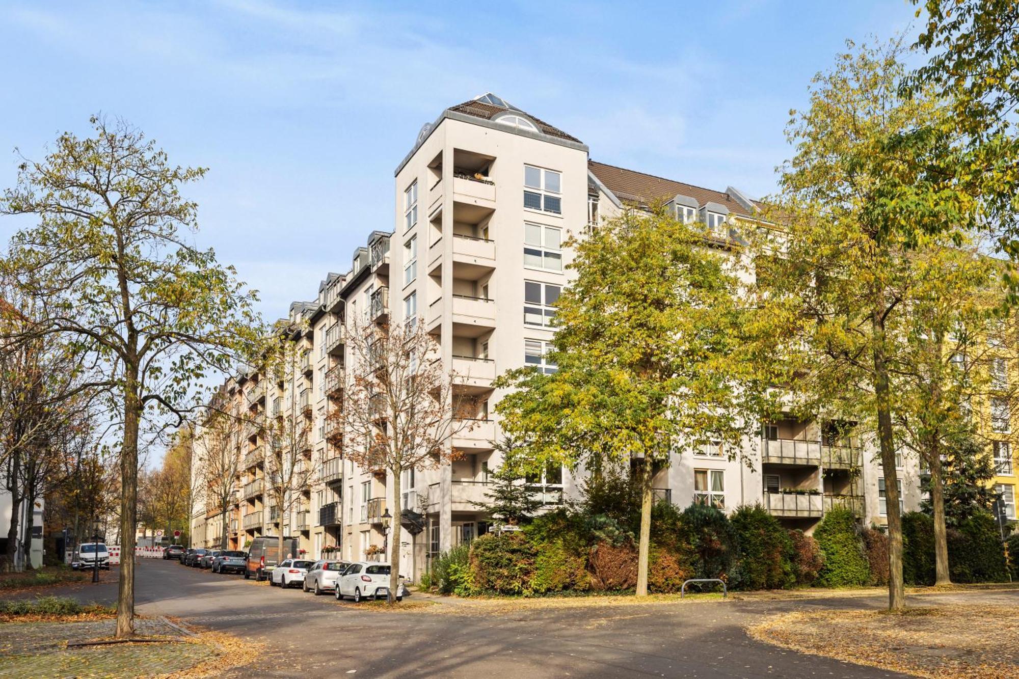 Edler Wohnraum Disney Marvel Studio Mit Balkon, Boxspringbett, Kaffeevollautomat, Lift & Parkplatz Chemnitz Dış mekan fotoğraf